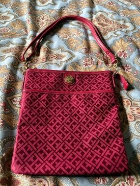Tommy Hilfiger Red Logo Jacquard Shoulder Bag with Gold Hardware